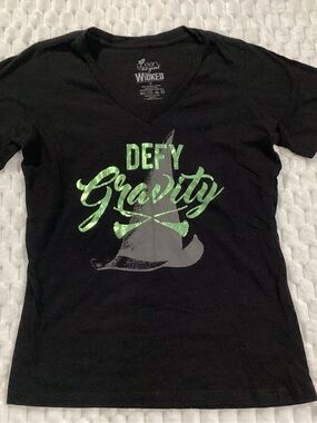 Wicked 'Defy Gravity' Black Short Sleeve V-Neck Tee size medium #40